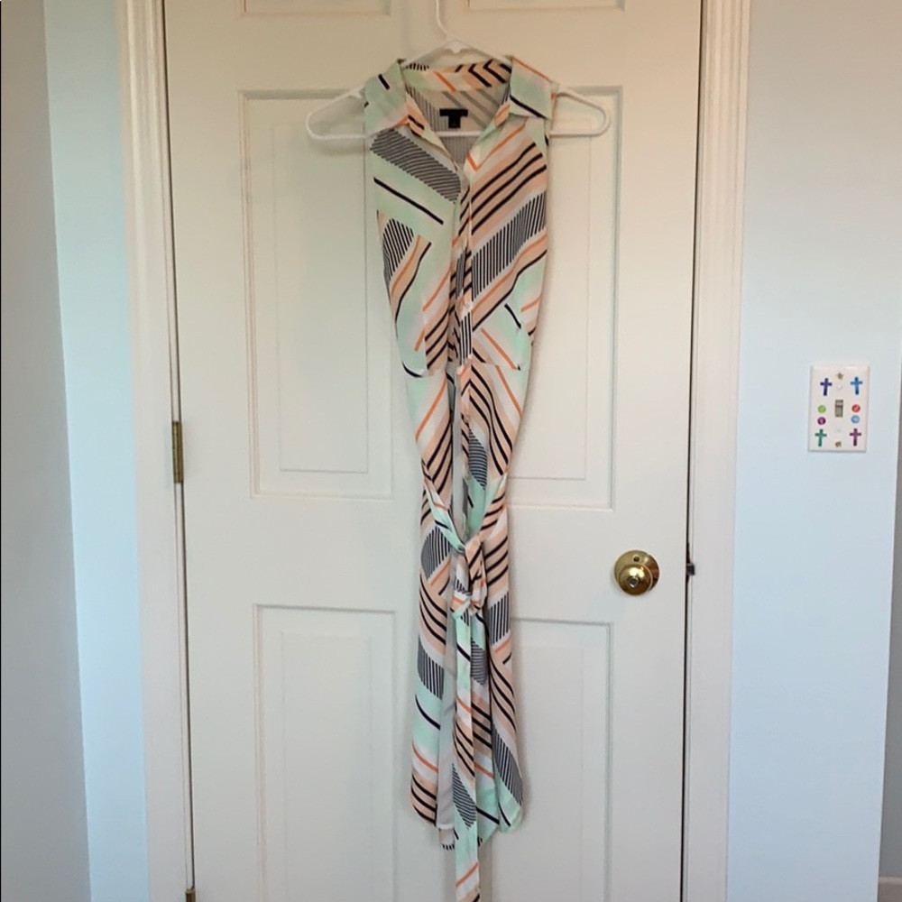 Sleeveless dress